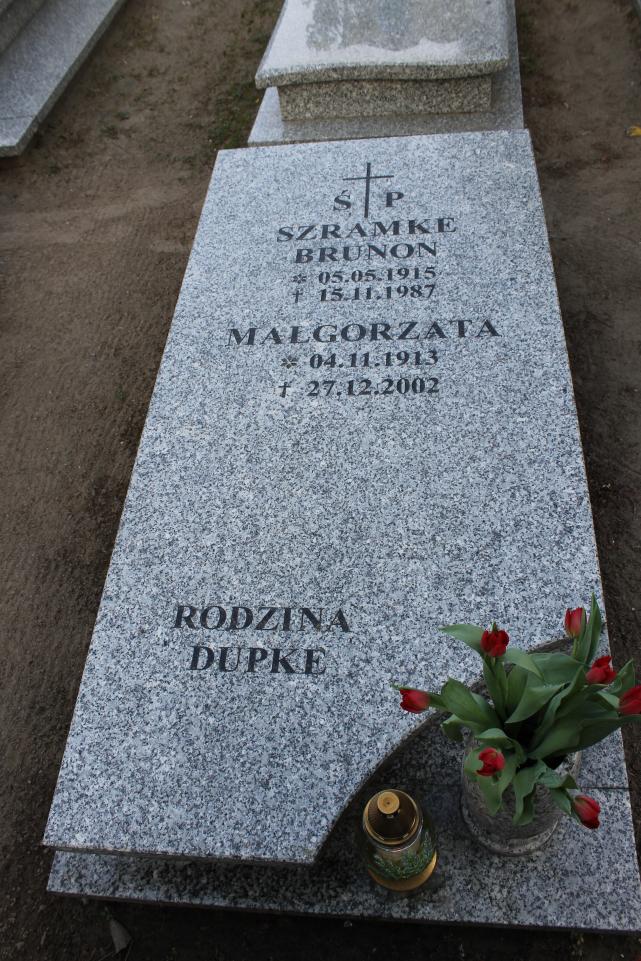 Małgorzata Szramke 1943 Starogard Gdański ś. Mateusza - Grobonet - Wyszukiwarka osób pochowanych