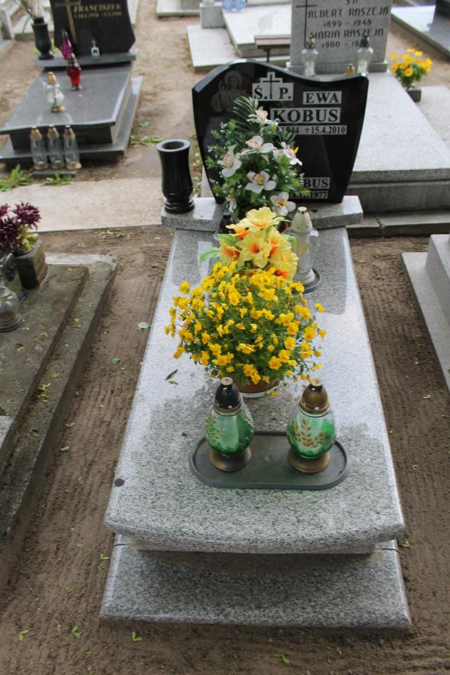 Ewa Kobus 1944 Starogard Gdański ś. Mateusza - Grobonet - Wyszukiwarka osób pochowanych