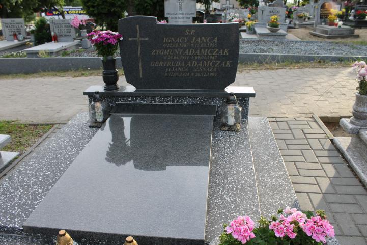 Gertruda Adamczak 1924 Starogard Gdański ś. Mateusza - Grobonet - Wyszukiwarka osób pochowanych